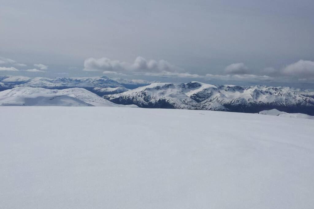 Bakken, Feriebolig Villa Volda Екстериор снимка